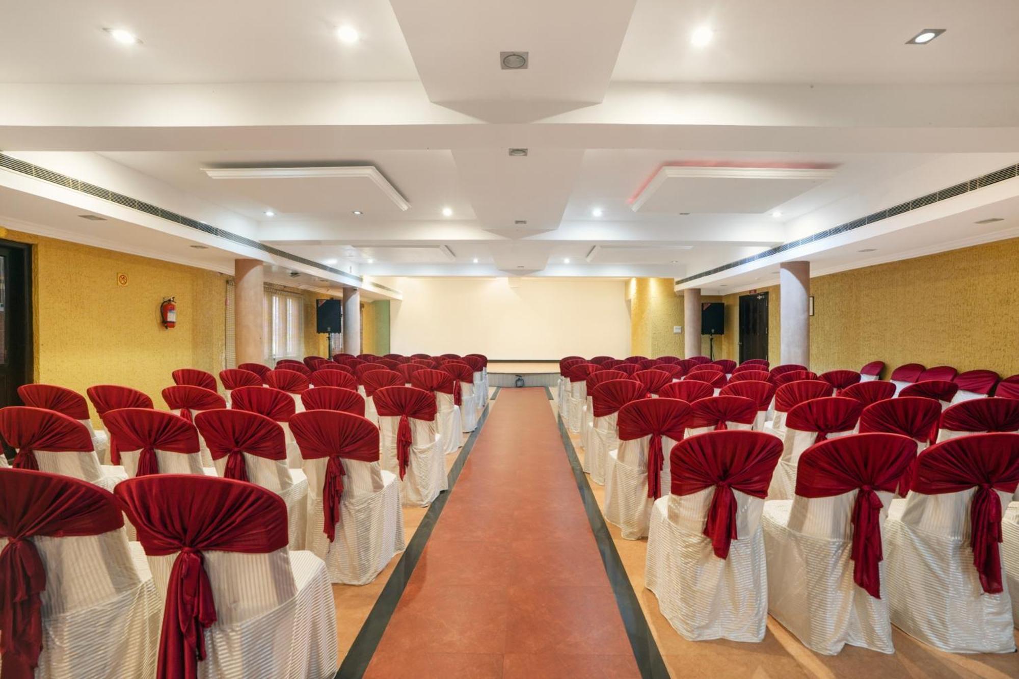 Palette Resorts- Tapovan Green County Thattakad Bagian luar foto